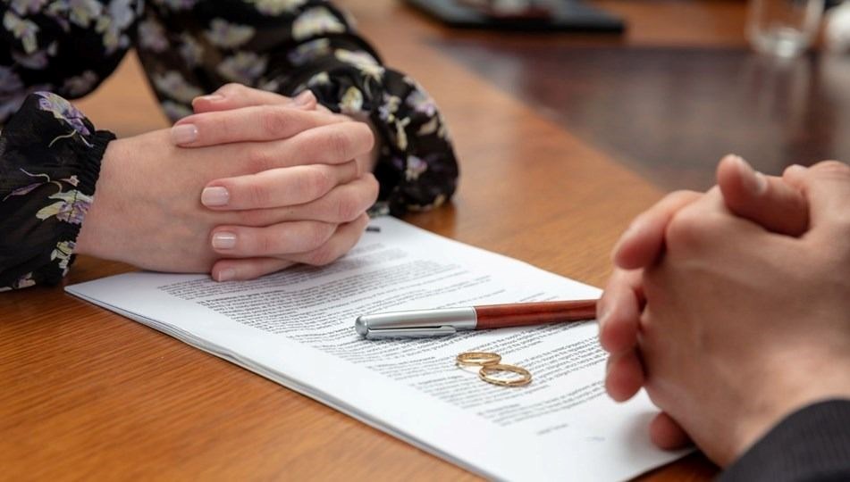 bosanma davasinda yatak odasi hali ve koltuk takimi kriz cikardi yargitaydan emsal karar y5ZlKGPe