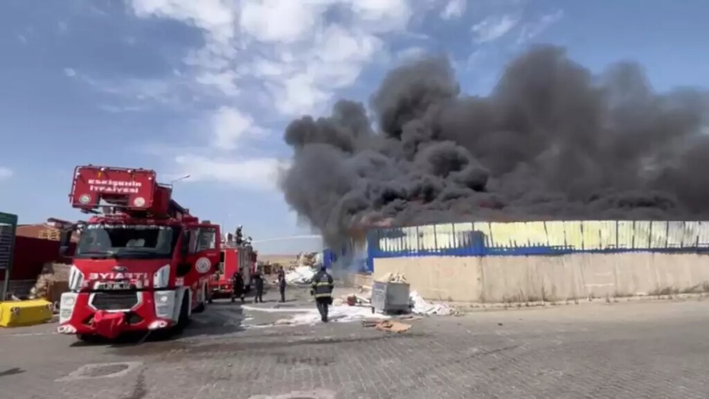 eskisehirde fabrika yangini m4VTSP1g