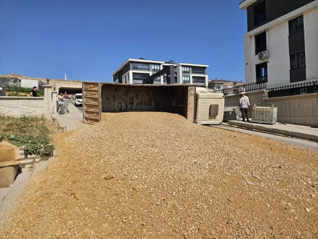 freni bosalan kamyon devrildi 6MVtJbCk