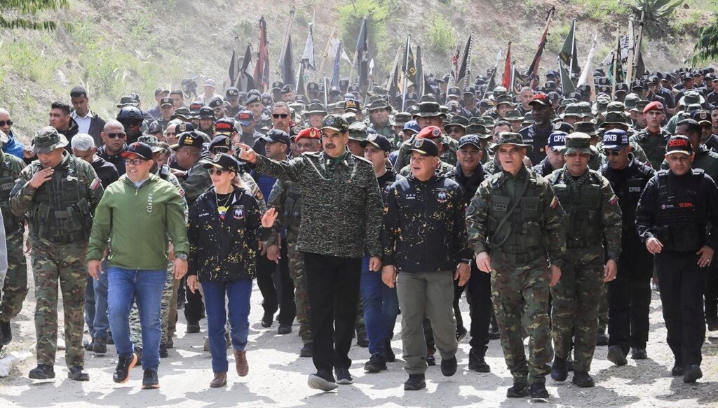 Gerilim tırmanıyor: Maduro, Trump’a meydan okudu