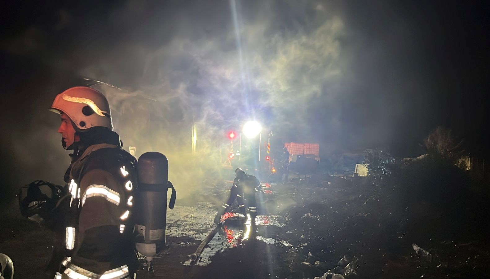 mutfak tezgahi imalathanesinde yangin H5f1HsB9