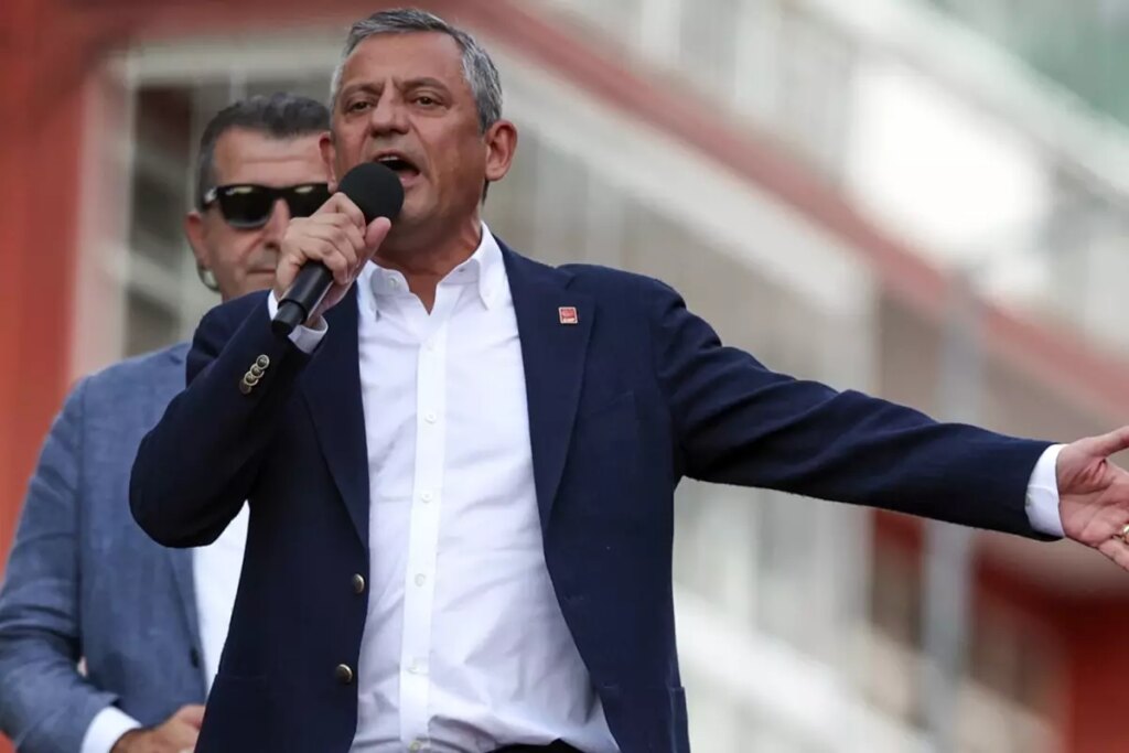 olay iddia chp lideri ozelin isaret ettigi avukat gozaltina alindi 33Mafj5R