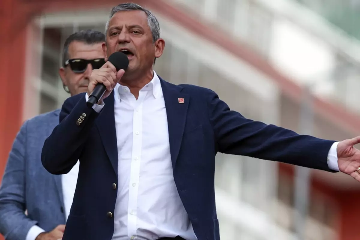 olay iddia chp lideri ozelin isaret ettigi avukat gozaltina alindi 33Mafj5R