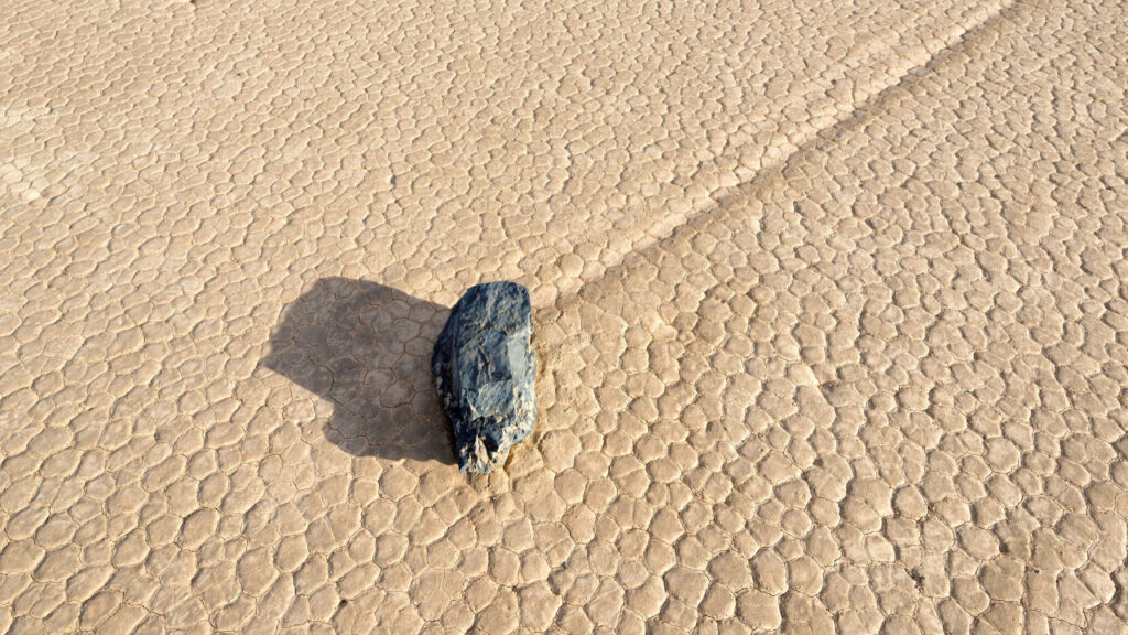 olum vadisinin yarisan kayalari kendi kendine hareket eden buzlara ilham oldu ZJvIhQa3