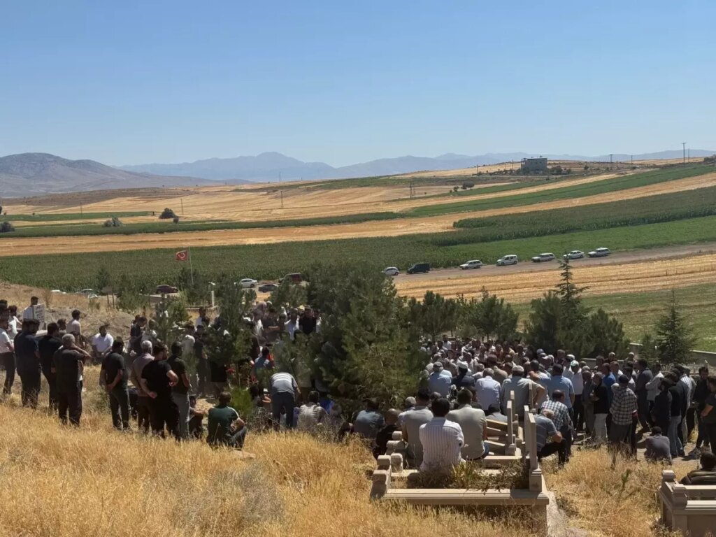 Üniversite Öğrencisi Celal Türkaslan Toprağa Verildi