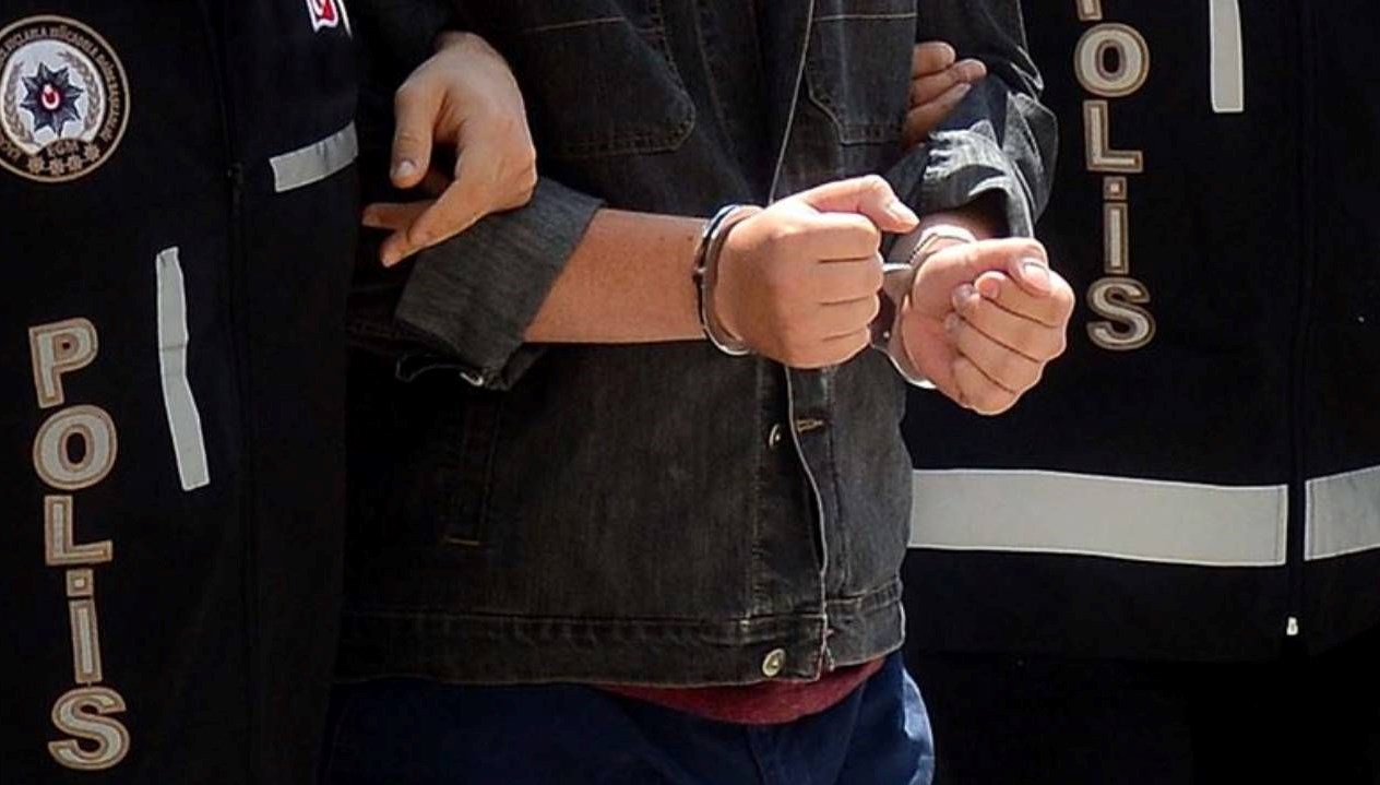 adiyamanda uyusturucu tacirlerine operasyon 4INt7WxX