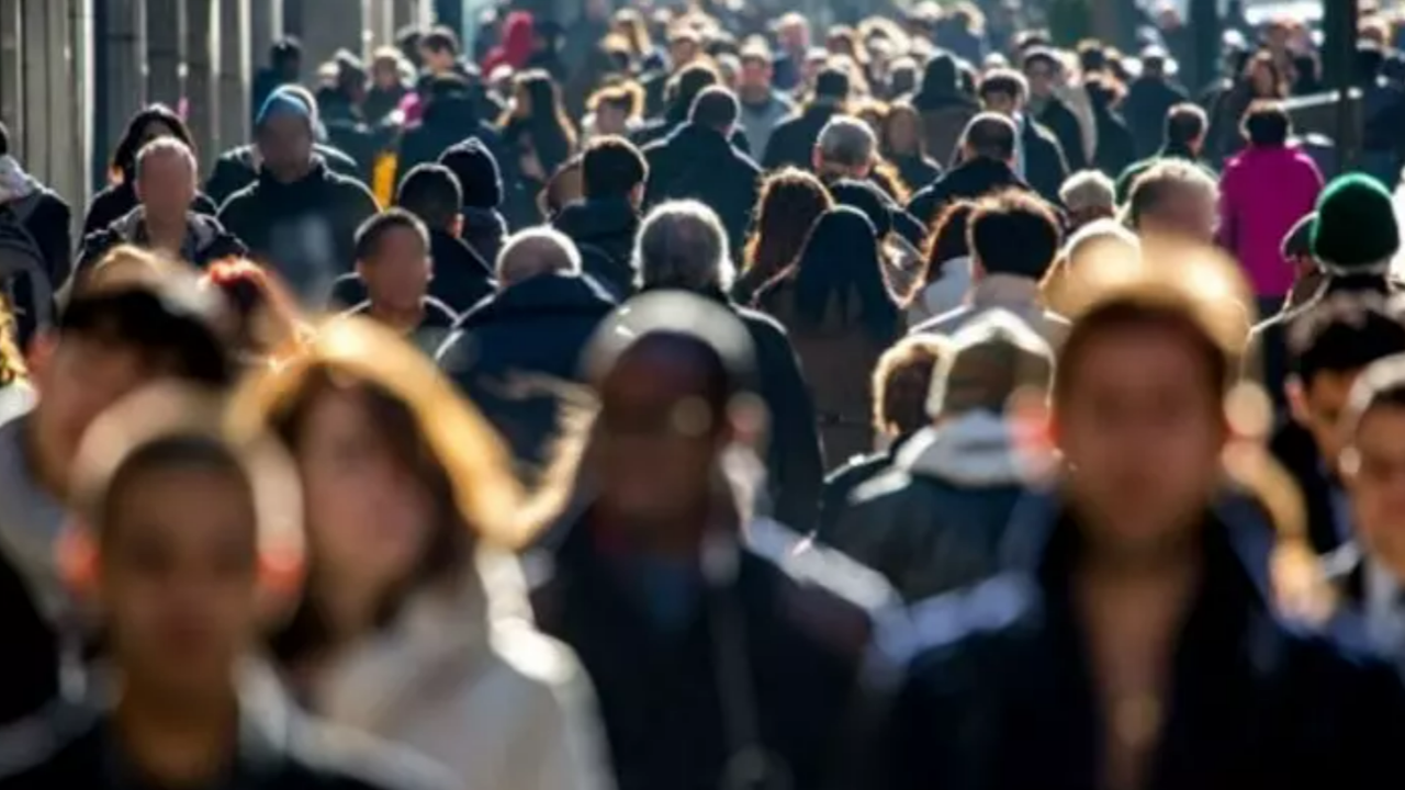 genclerin butcesi daraldi aile evinde yasama orani artti 4FVfKWSV