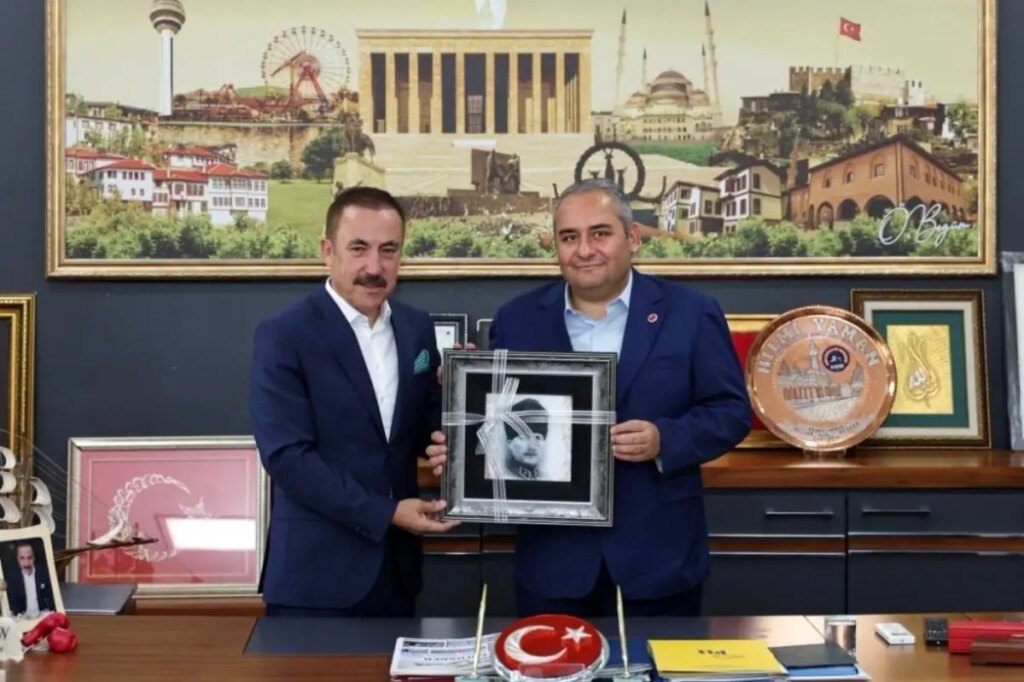 kecioren belediye baskani ozarslandan ankaralilar dernegine ziyaret T3A9d5OL