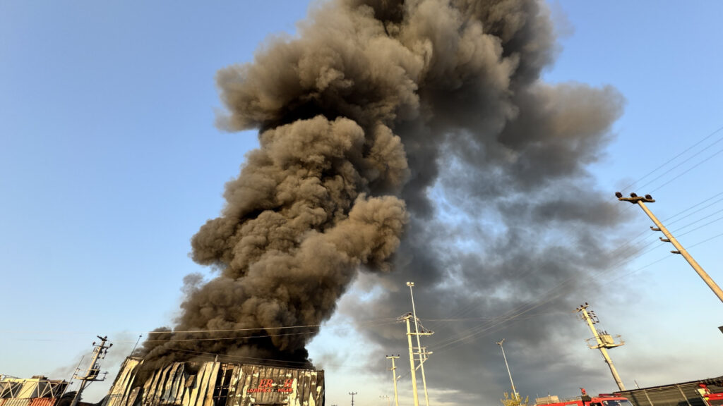 kocaelide lojistik deposunda yangin Ud5VbFbb