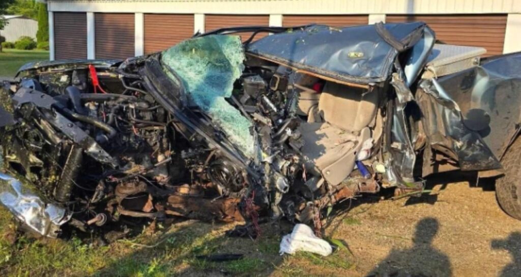 parcalanan aractan telefonundaki bu ozellik sayesinde kurtuldu 12TsYamA