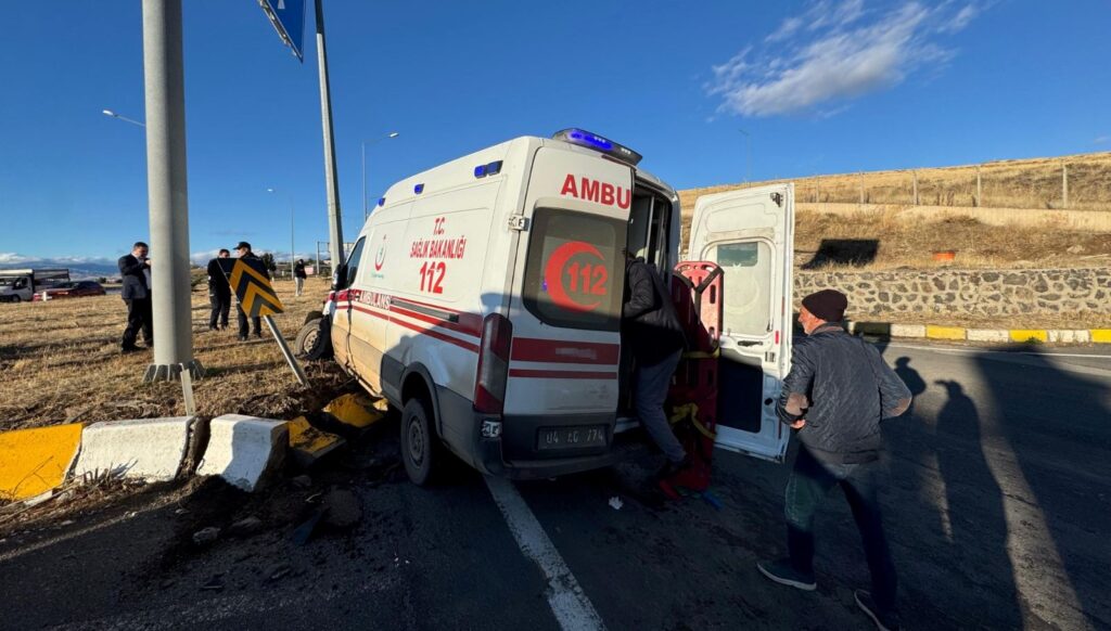 agrida ambulanskazaya karisti 2si agir 7 yarali p7bYt9Cv.jpg