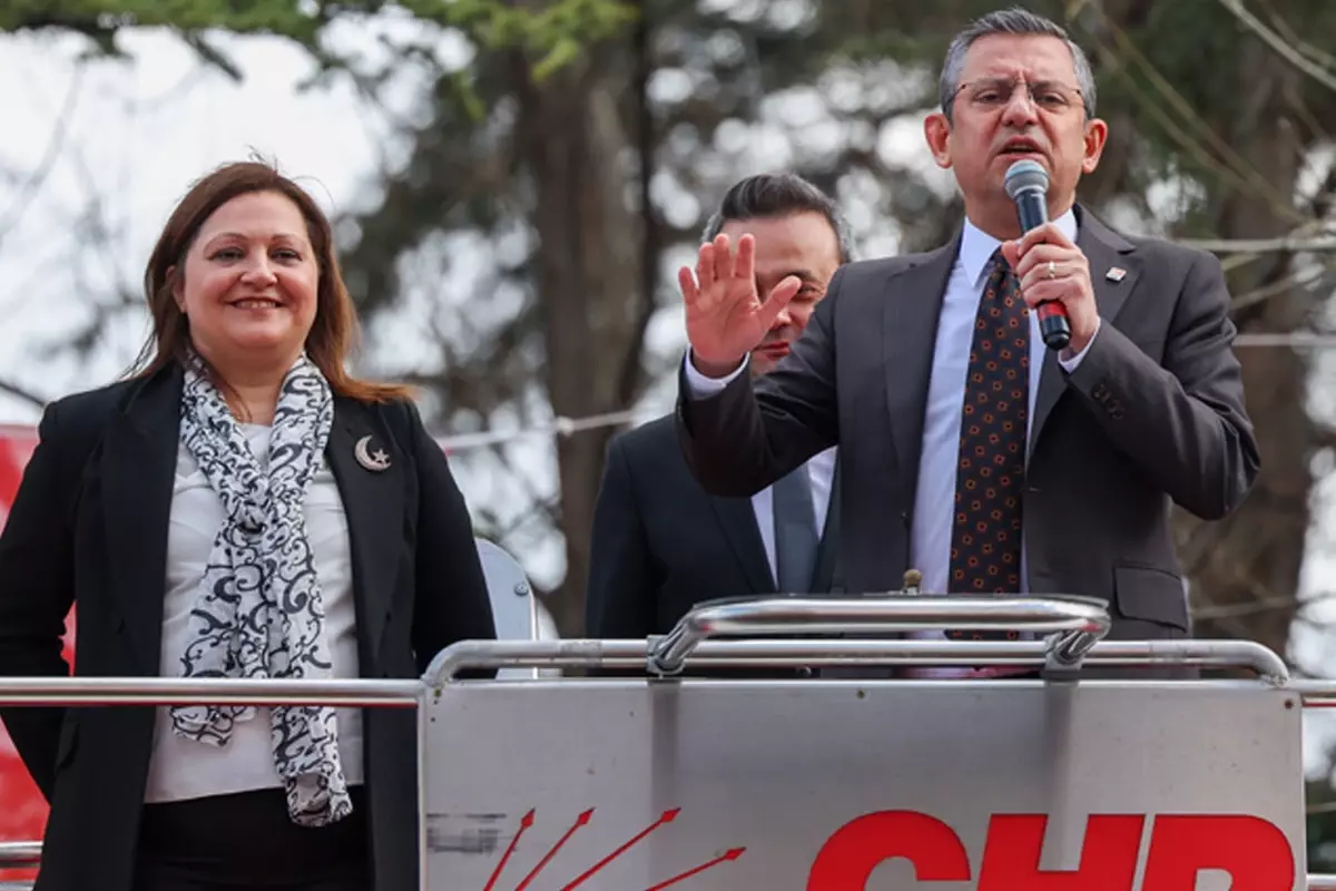 ak partiye gececegi one surulen burcu koksaldan iddialari guclendiren hareket hkJQEKaC.jpg