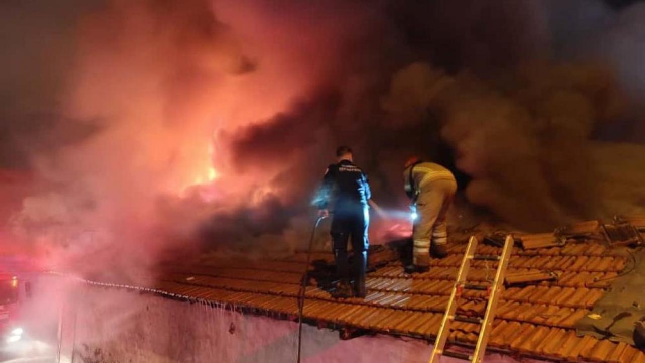 bursada 4 dukkan alevlere teslim oldu Rdqn6Skj