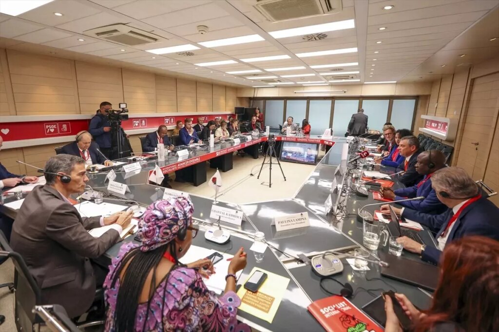 chp lideri ozgur ozelden gazze icin uluslararasi baris komisyonu onerisi 788igU2R