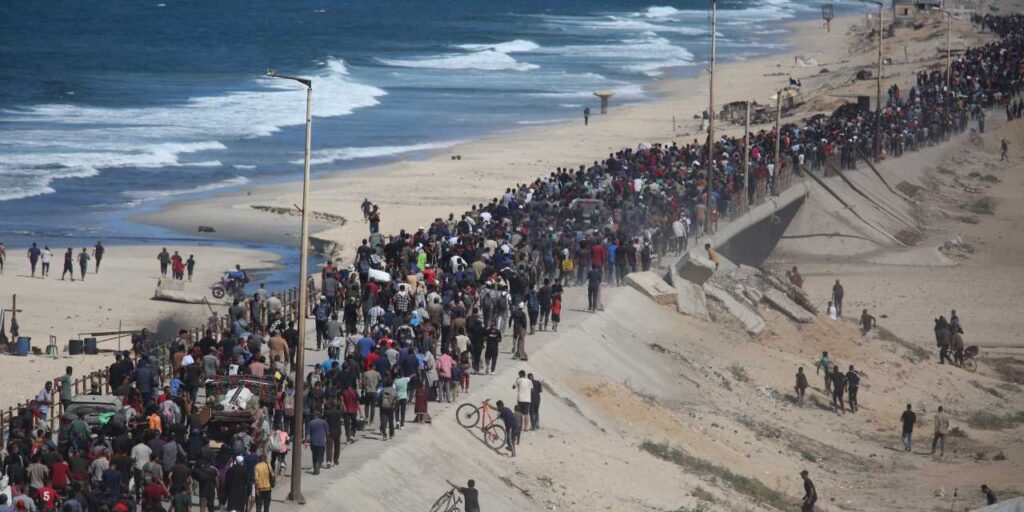 gazzeliler evlerinin enkazi uzerine cadir kuruyor tEL4Xz4Z