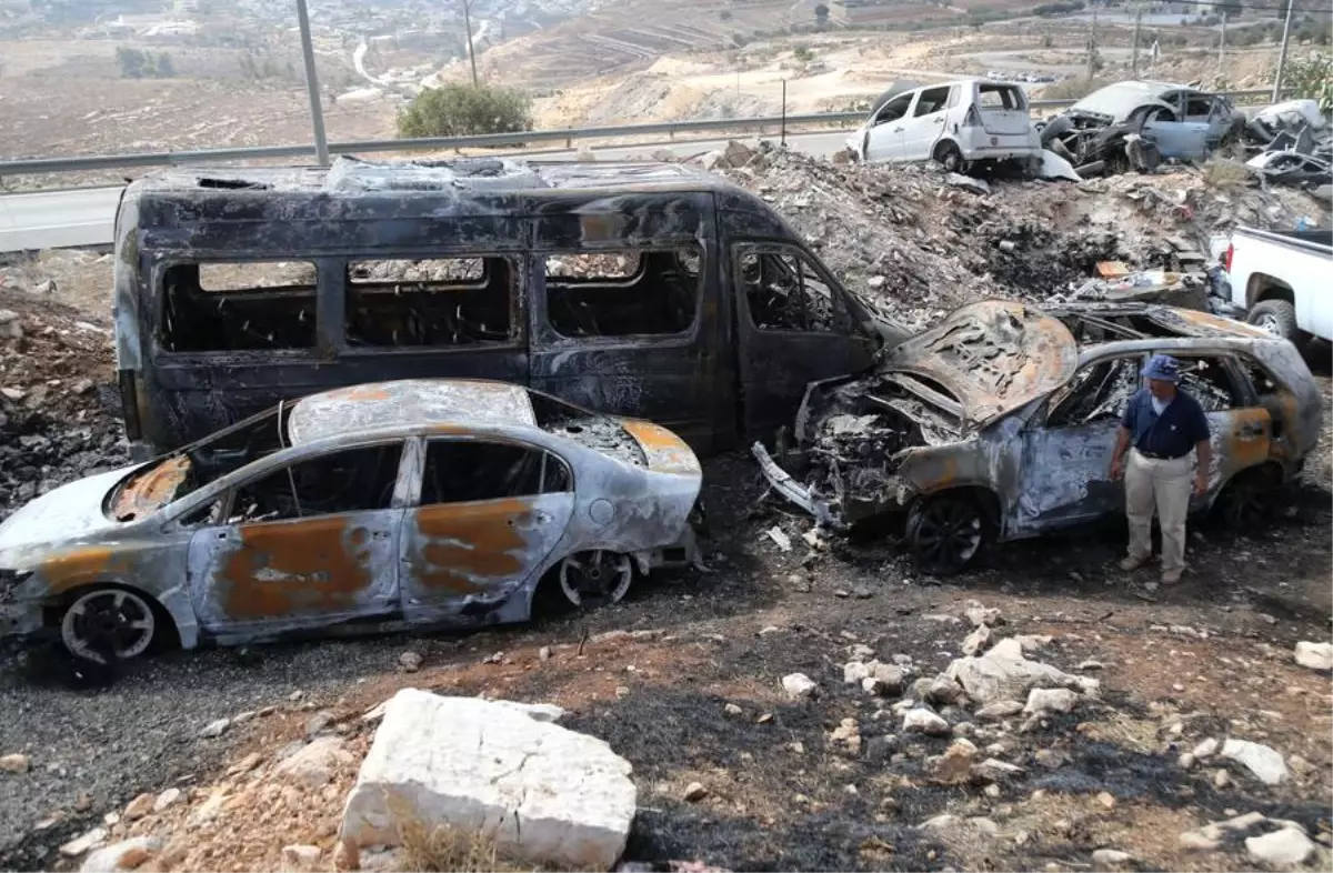 israilli yerlesimciler filistinlilere ait araclari atese verdi wtqyWrss.jpg