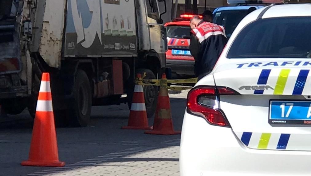 kamyonun carptigi yasli adam hayatini kaybetti v9aArVNq