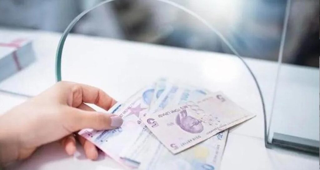 Bakanlık açıkladı: İlk kez kredi ve burs alacak öğrencilere ödemeler başladı