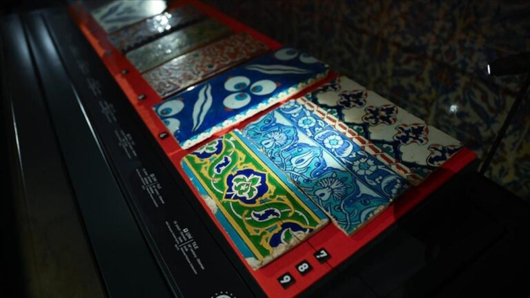 topkapi-sarayinin-mabeyn-bolumunde-cini-sanat-galerisi-acildi-hQPFpOm6.jpg