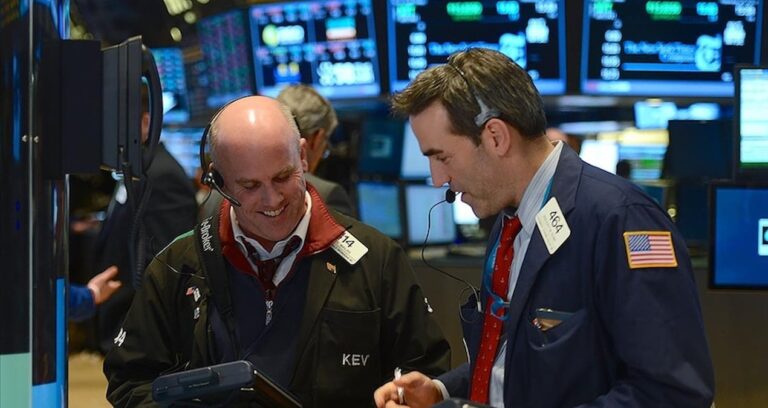 kuresel-piyasalarda-risk-istahi-yuksek-fed-faiz-indirimi-beklentisi-gucleniyor-XUt4iAmw.jpg