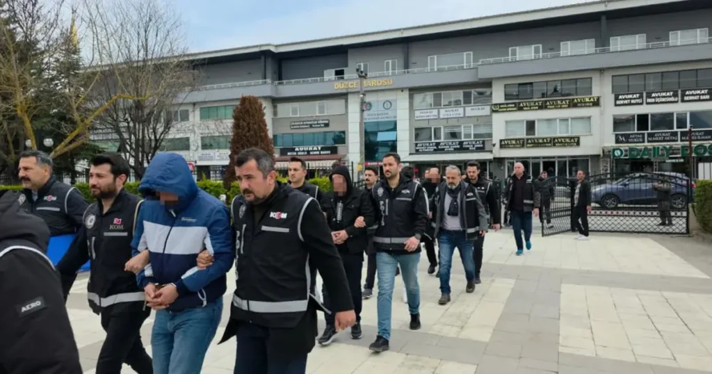 Tapu memuru çeteyi çökertti!