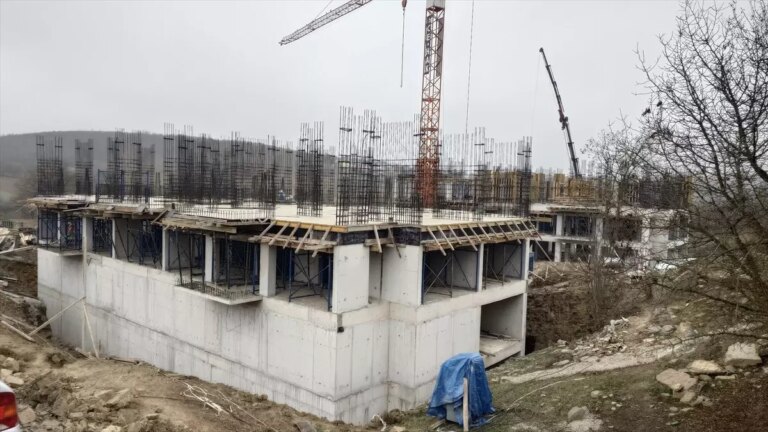 toki-asarcikta-konut-insaatlarina-devam-ediyor-JMCQIH5w.jpg