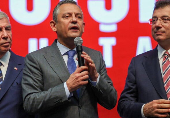 ozgur-ozelden-dikkat-ceken-birlik-mesaji-imamoglu-ve-yavasi-da-ekledi-vnMGVWr4