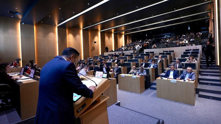 tekirdag-buyuksehir-belediyesi-suda-yuzde-elli-indirim-yapti-JVp3ylGy